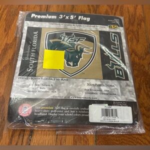University of South Florida Bulls Flag NWT